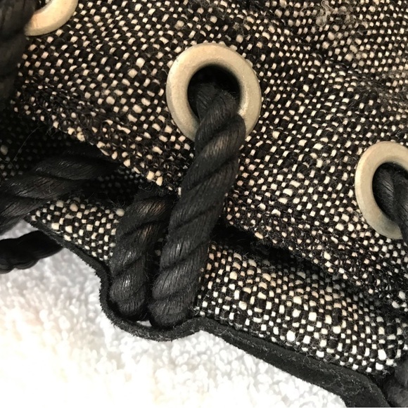 UGG Black Harbour back lace up mid calf size 6 all season boot. - Picture 13 of 16